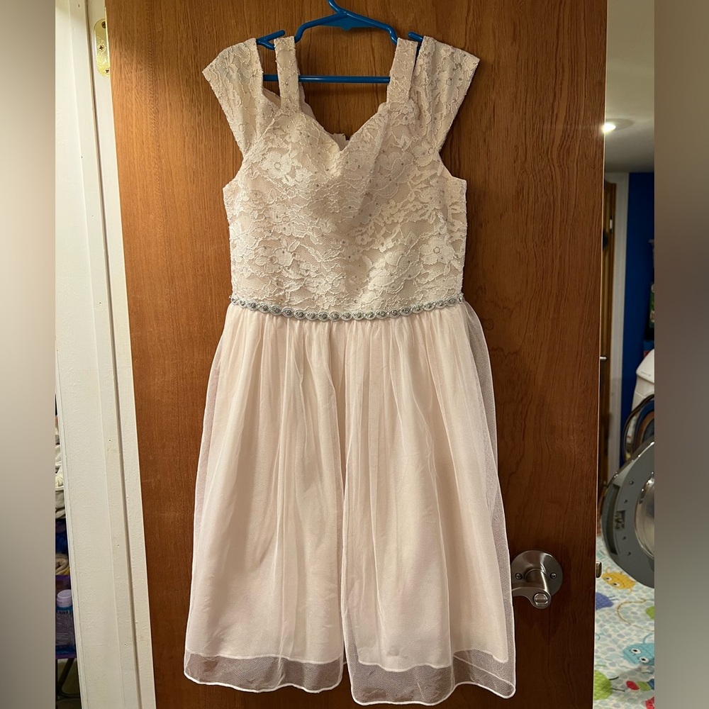 Beautiful soft pink dress for girls size 10